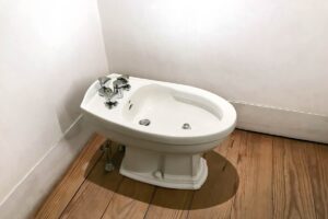 bidet su parquet
